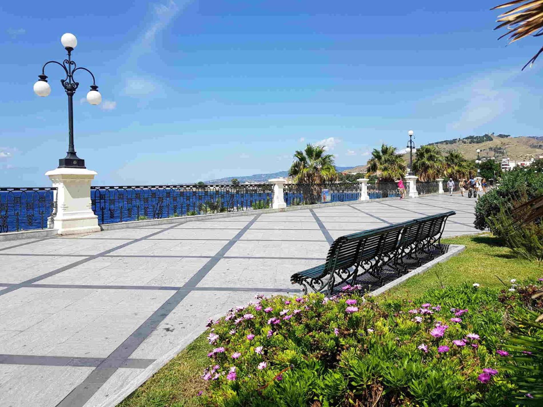 76 Avenue Suites Wi-Fi - Shuttle Reggio di Calabria Zewnętrze zdjęcie